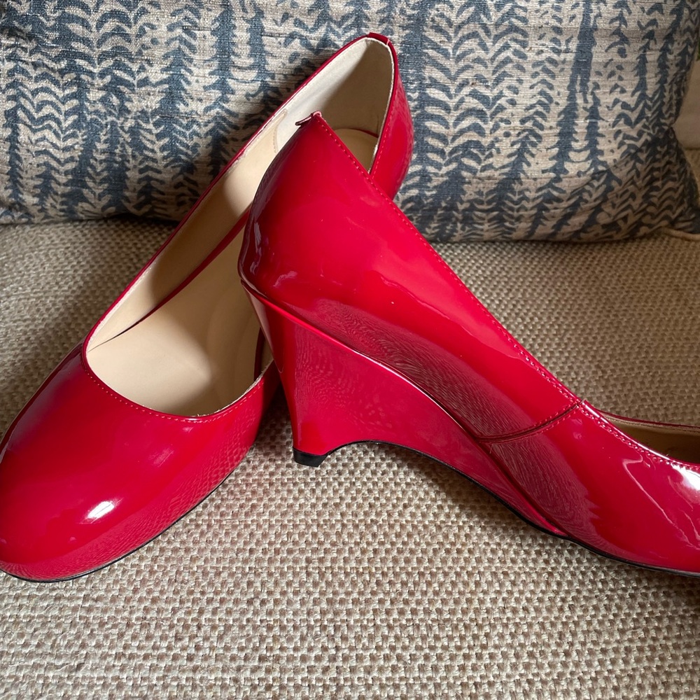 Red Patent Round-Toe Women’s Flats - Unbranded